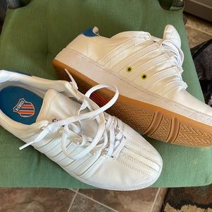 K-Swiss Mens Classic sneakers, Size 11